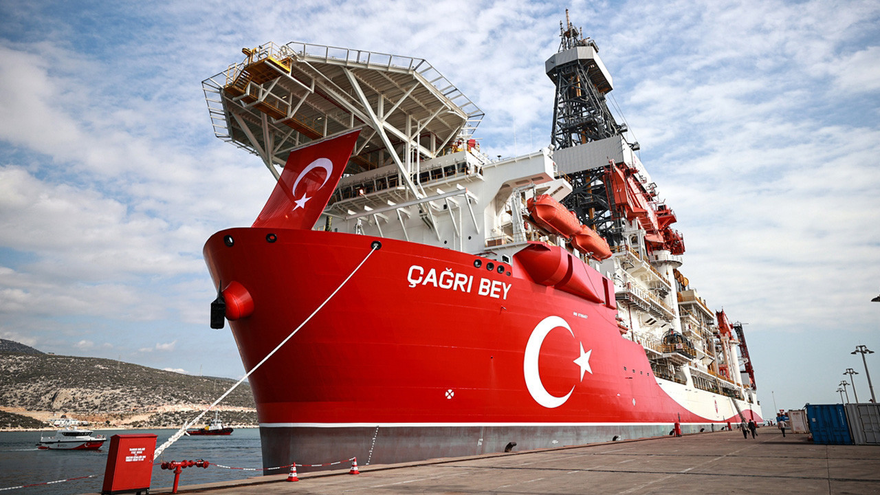 Çağrı Bey sondaj gemisi ilk görev yeri Somali’ye uğurlandı