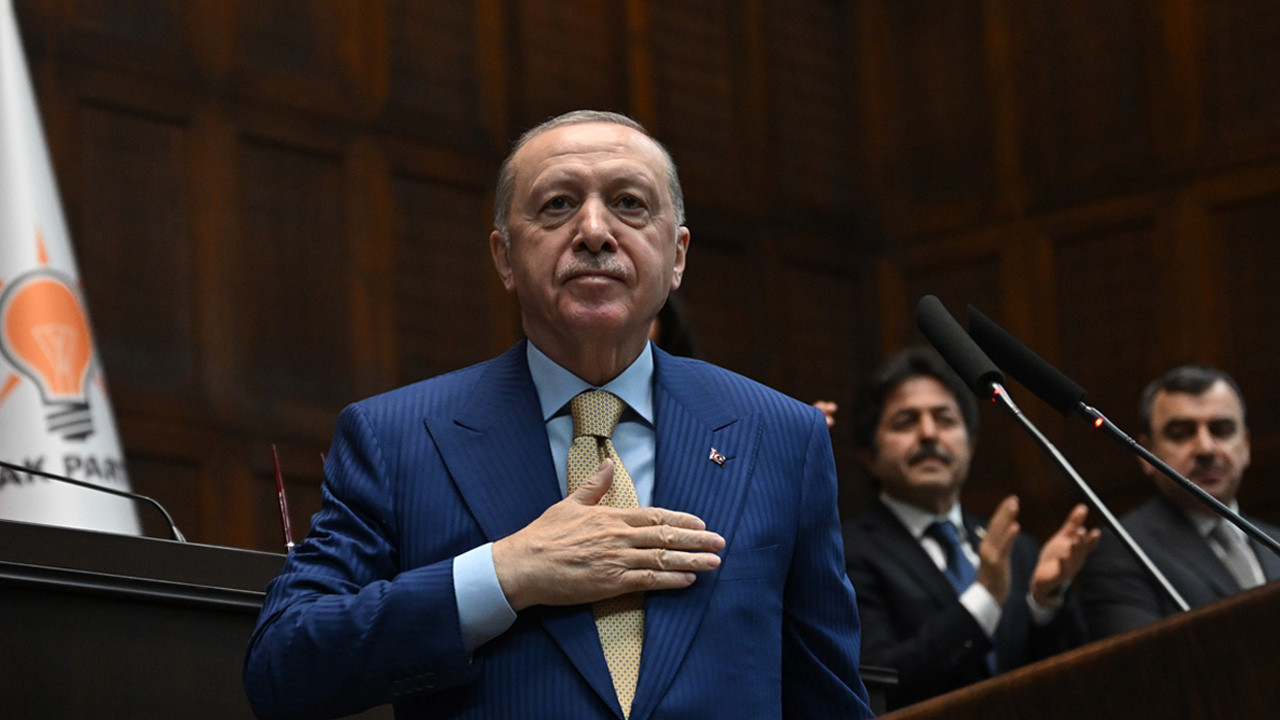 Cumhurbaşkanı Erdoğan, Necmettin Erbakan’ı vefatının 15. yılında andı